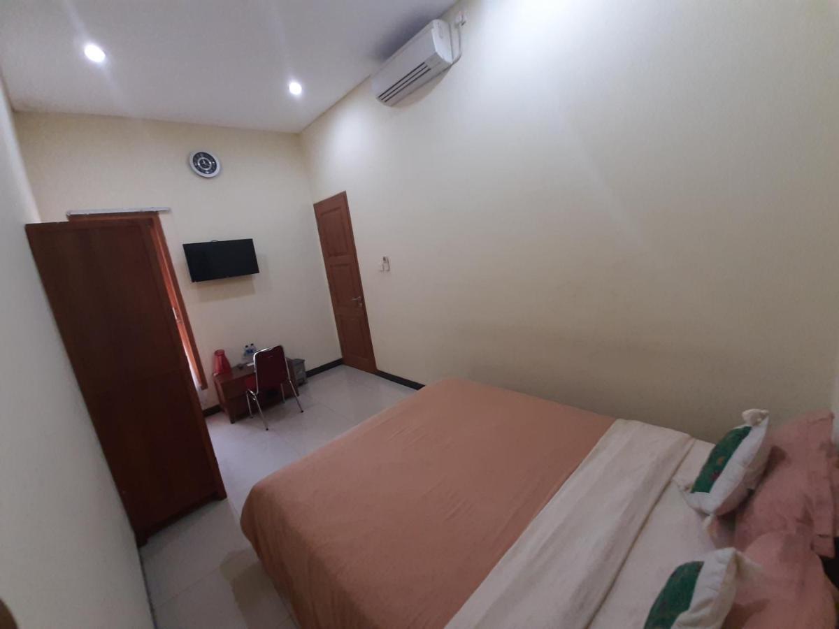 Alloro Guesthouse Pacitan Exterior foto